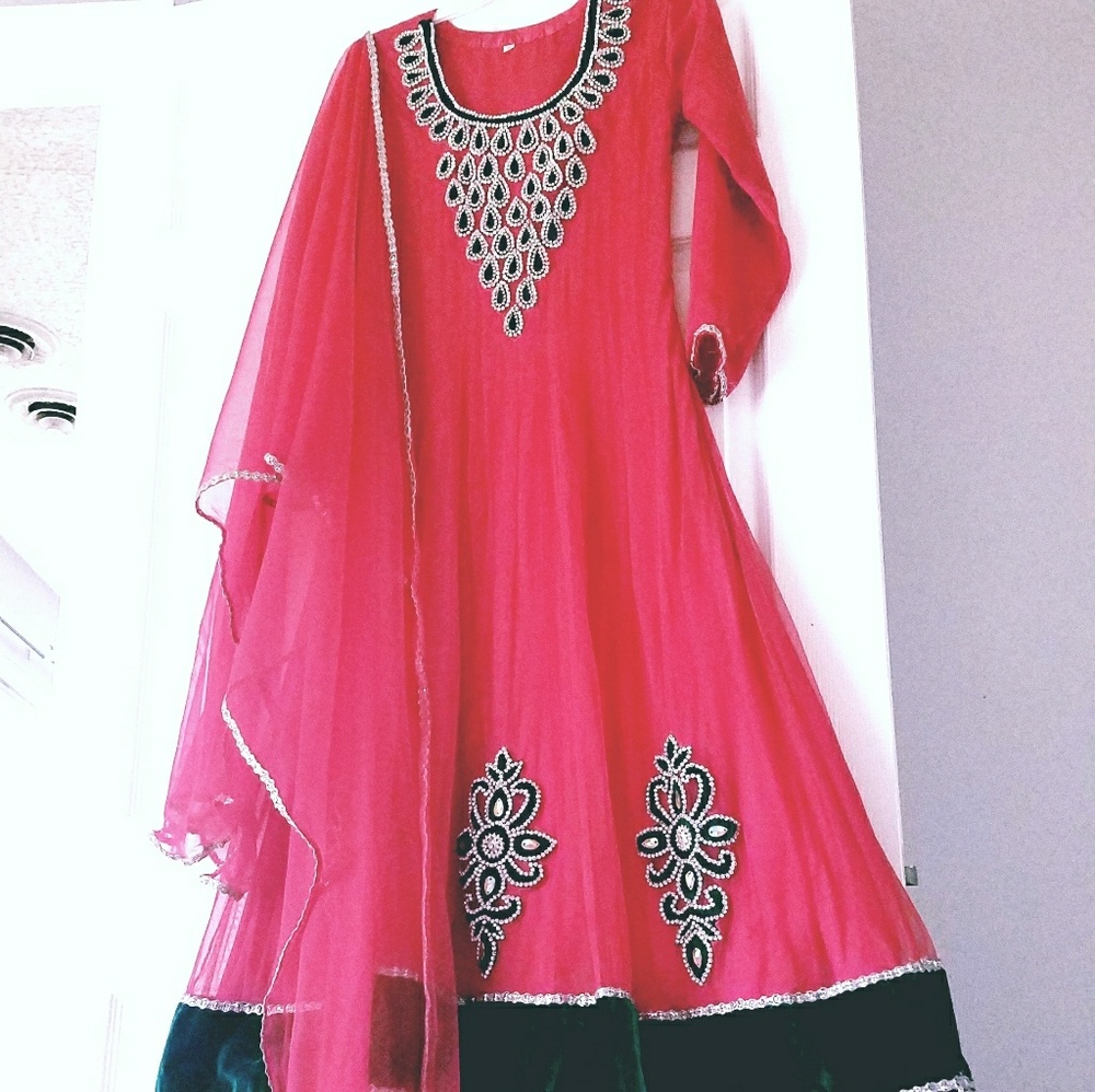 NWOT Pakistani Indian Anarkali Salwar Kameez M